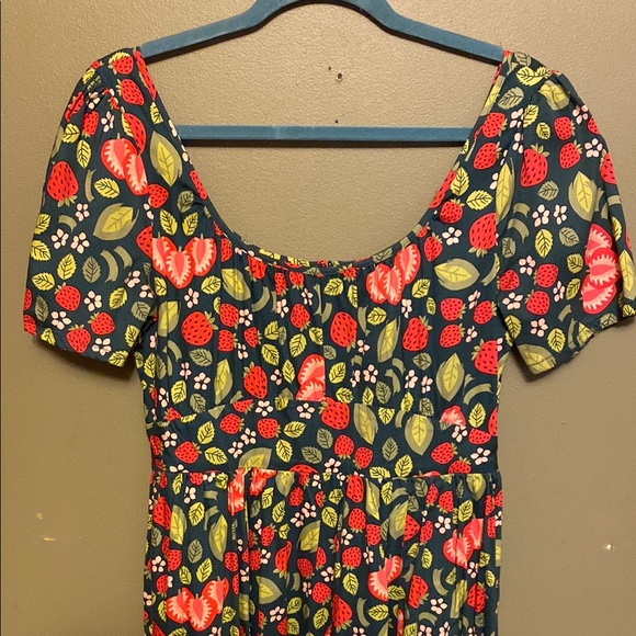 Collectif Strawberry Dress - Picture 3 of 8